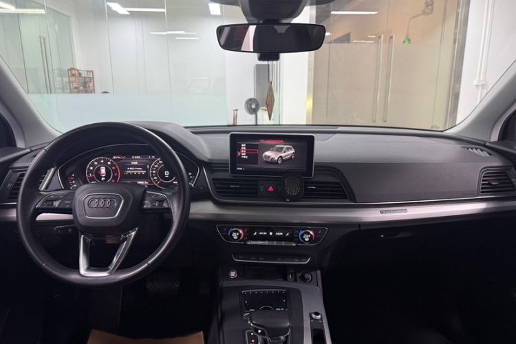 Used Audi Q5L 2018 40 TFSI Prestige Fashion Edition China VI Interior 6