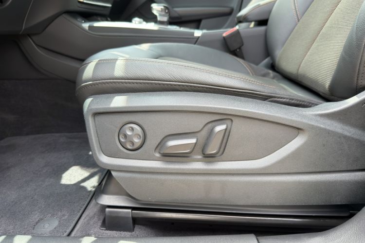 Used Audi Q5L 2018 40 TFSI Prestige Fashion Edition China VI Interior 6