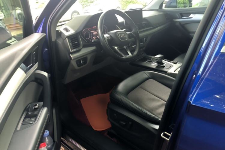 Used Audi Q5L 2018 40 TFSI Prestige Fashion Edition China VI Left Front Seat