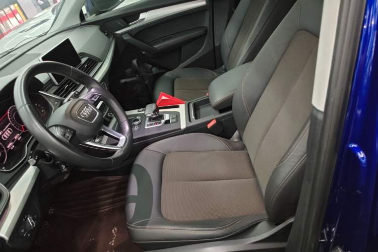 Used Audi Q5L 2018 40 TFSI Prestige Fashion Edition China VI Left Front Seat