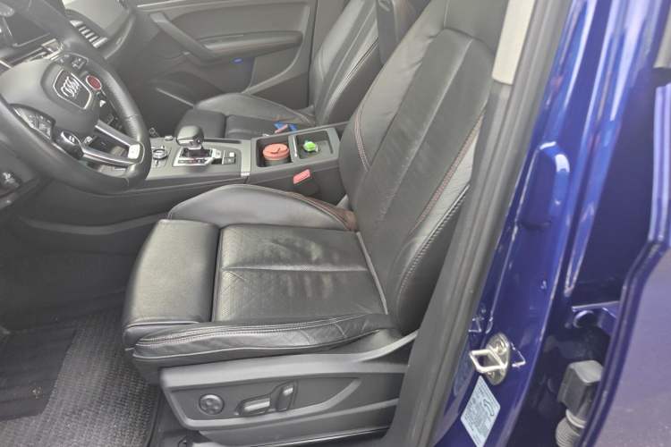 Used Audi Q5L 2018 45 TFSI Prestige Fashion Edition China VI Emission Standard Left Front Seat