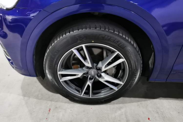 Used Audi Q5L 2018 40 TFSI Prestige Fashion Edition China VI Left Front Wheel Hub