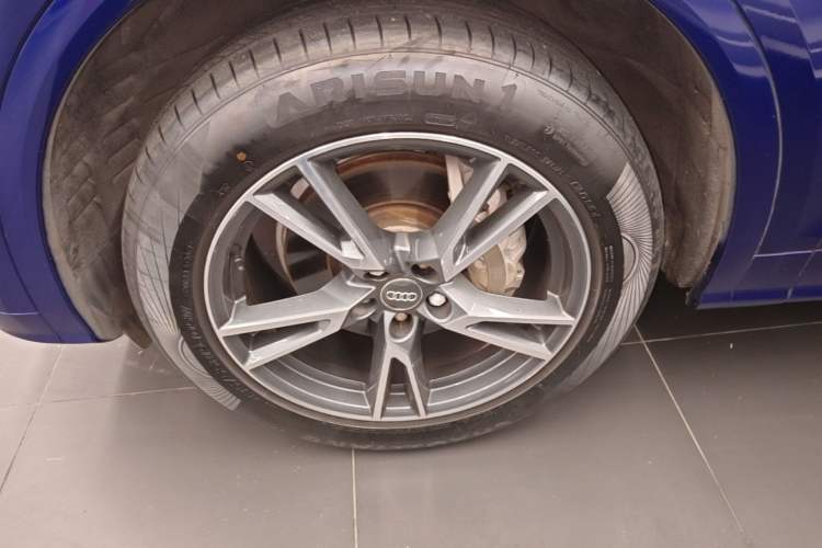 Used Audi Q5L 2018 40 TFSI Prestige Fashion Edition China VI Left Front Wheel Hub