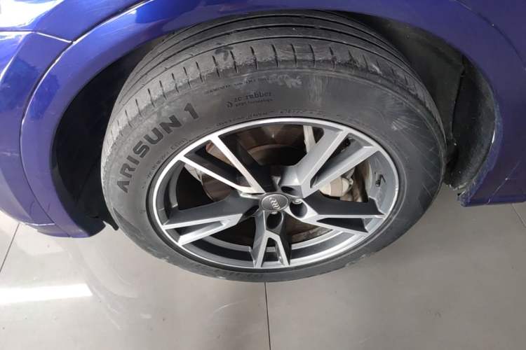 Used Audi Q5L 2018 40 TFSI Prestige Fashion Edition China VI Left Front Wheel Hub