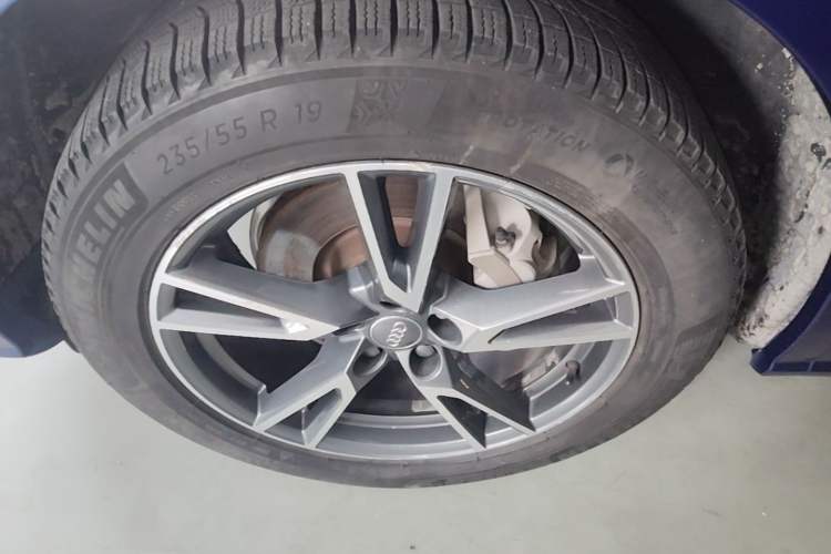 Used Audi Q5L 2018 45 TFSI Prestige Fashion Edition China V Emission Standard Left Front Wheel Hub