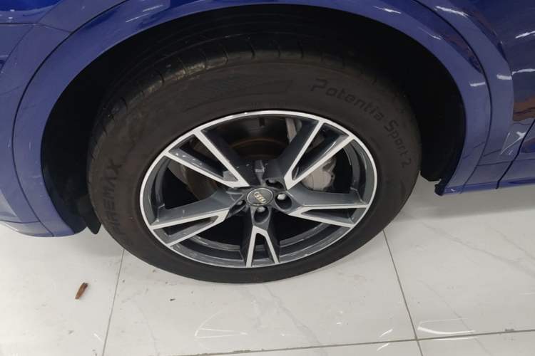 Used Audi Q5L 2018 40 TFSI Prestige Fashion Edition China VI Left Front Wheel Hub