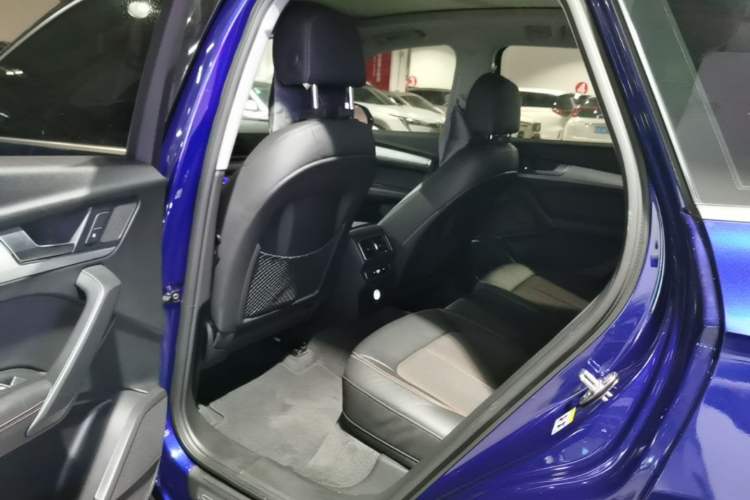 Used Audi Q5L 2018 40 TFSI Prestige Fashion Edition China VI Left Rear Seat