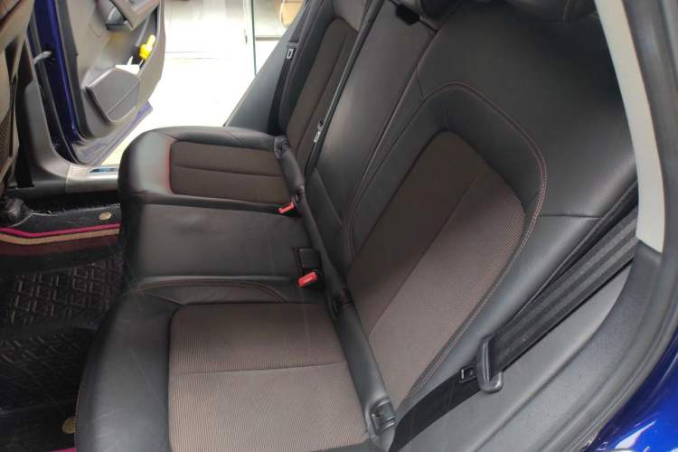 Used Audi Q5L 2018 40 TFSI Prestige Fashion Edition China VI Left Rear Seat
