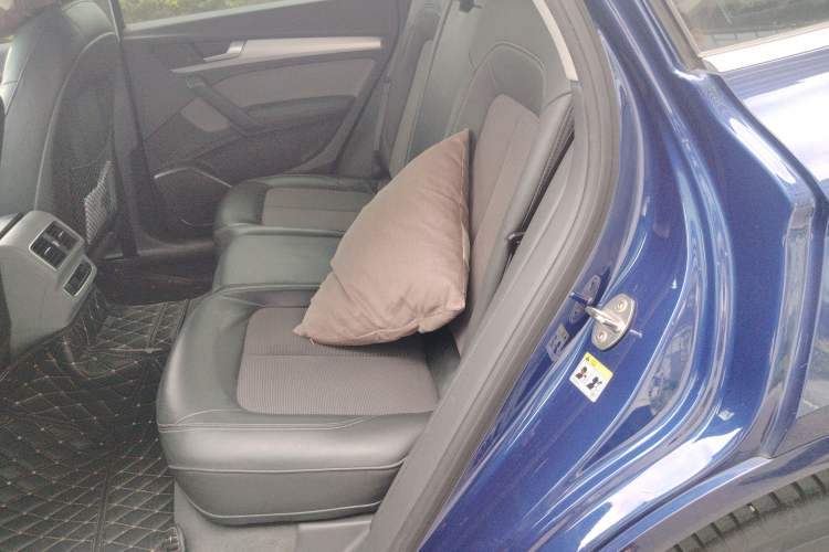 Used Audi Q5L 2018 40 TFSI Prestige Fashion Edition China VI Left Rear Seat