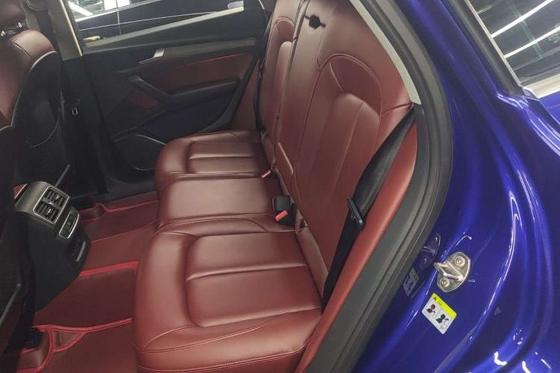 Used Audi Q5L 2018 40 TFSI Prestige Edition China VI Emission Standard Left Rear Seat