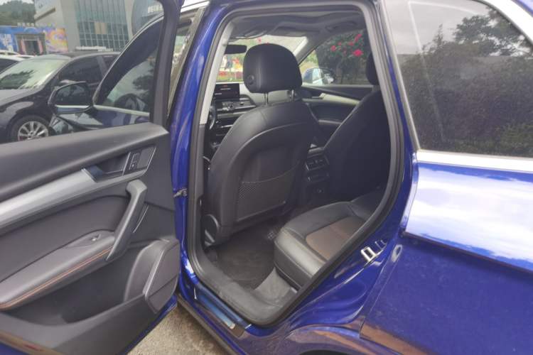 Used Audi Q5L 2018 40 TFSI Prestige Fashion Edition China VI Left Rear Seat