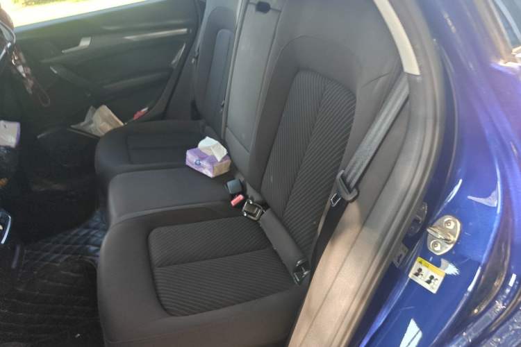 Used Audi Q5L 2018 40 TFSI Prestige Edition China VI Emission Standard Left Rear Seat