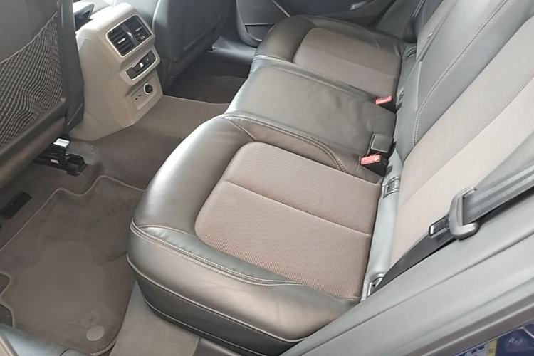 Used Audi Q5L 2018 40 TFSI Prestige Fashion Edition China VI Left Rear Seat