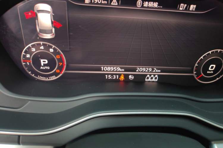 Used Audi Q5L 2018 40 TFSI Prestige Fashion Edition China VI Odometer Close Up