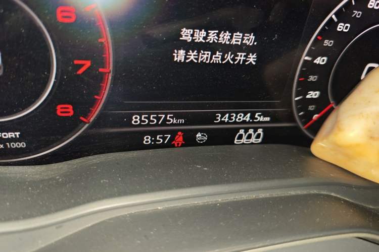 Used Audi Q5L 2018 40 TFSI Prestige Fashion Edition China V Odometer Close Up