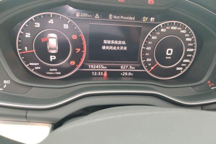 Used Audi Q5L 2018 40 TFSI Prestige Fashion Edition China VI Odometer Close Up