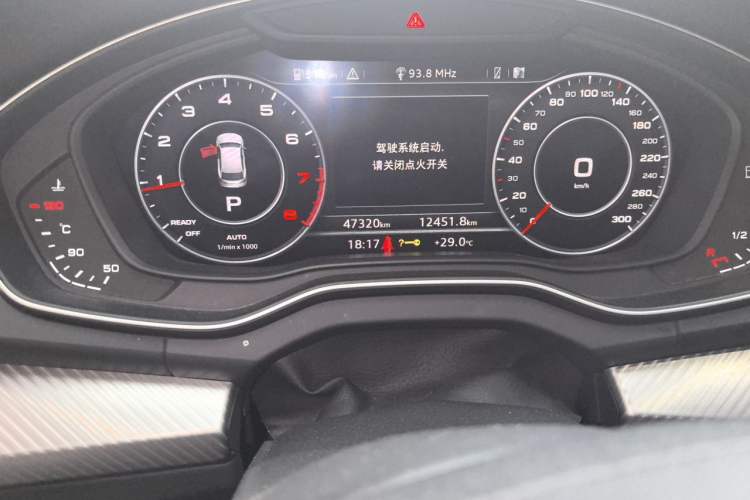 Used Audi Q5L 2018 45 TFSI Prestige Luxury Sport Model China VI Emission Standard Odometer Close Up