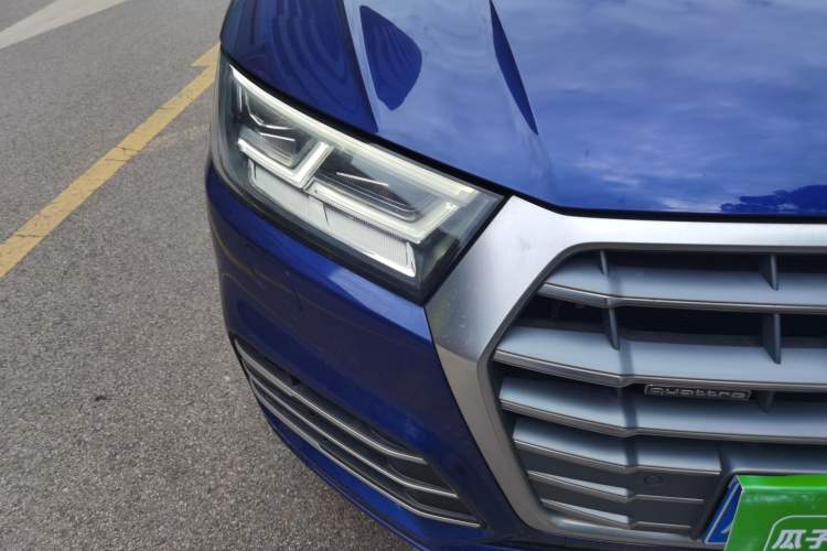 Used Audi Q5L 2018 40 TFSI Prestige Fashion Edition China VI Right Front Headlight