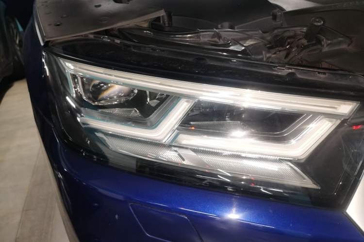 Used Audi Q5L 2018 40 TFSI Prestige Fashion Edition China VI Right Front Headlight