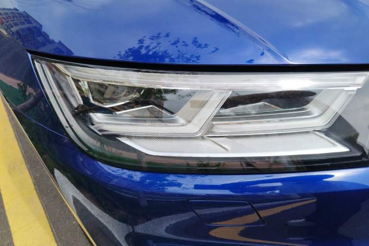 Used Audi Q5L 2018 45 TFSI Prestige Fashion Edition China V Emission Standard Right Front Headlight