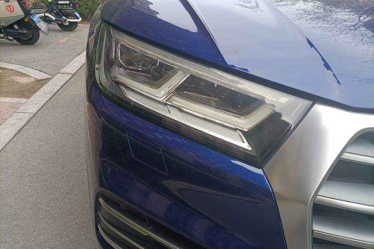 Used Audi Q5L 2018 45 TFSI Prestige Fashion Edition China V Emission Standard Right Front Headlight
