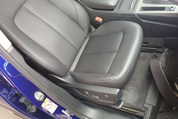 Used Audi Q5L 2018 40 TFSI Prestige Edition China V Right Front Seat