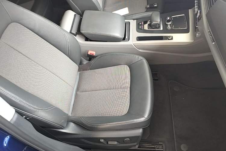 Used Audi Q5L 2018 40 TFSI Prestige Fashion Edition China VI Right Front Seat