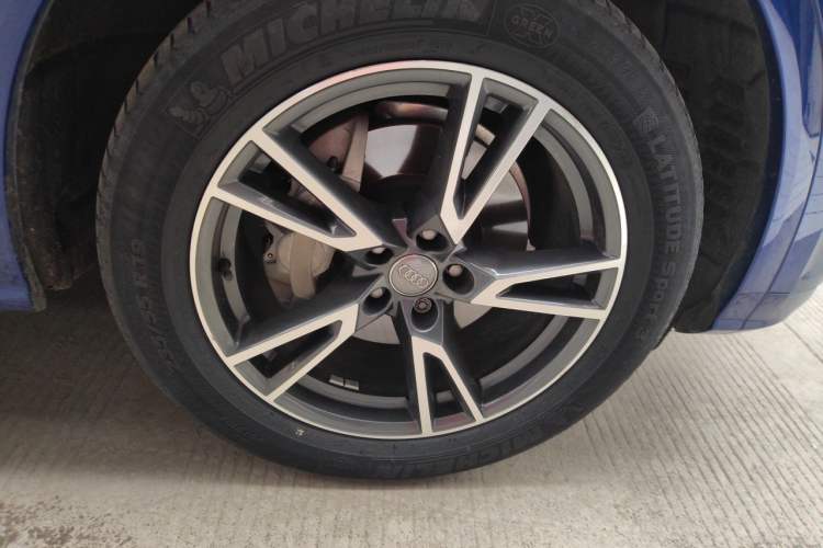 Used Audi Q5L 2018 40 TFSI Prestige Fashion Edition China VI Right Front Wheel Hub