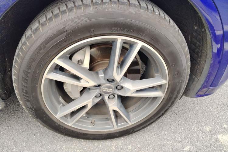 Used Audi Q5L 2018 40 TFSI Prestige Fashion Edition China VI Right Front Wheel Hub