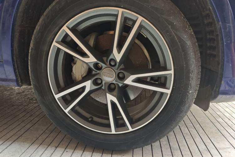 Used Audi Q5L 2018 40 TFSI Prestige Fashion Edition China V Right Front Wheel Hub