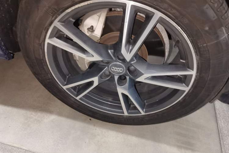 Used Audi Q5L 2018 40 TFSI Prestige Fashion Edition China VI Right Front Wheel Hub