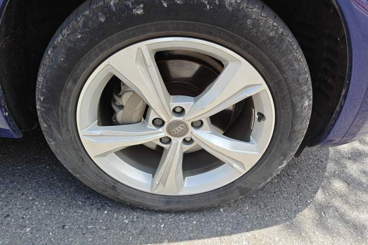 Used Audi Q5L 2018 40 TFSI Prestige Edition China V Right Front Wheel Hub
