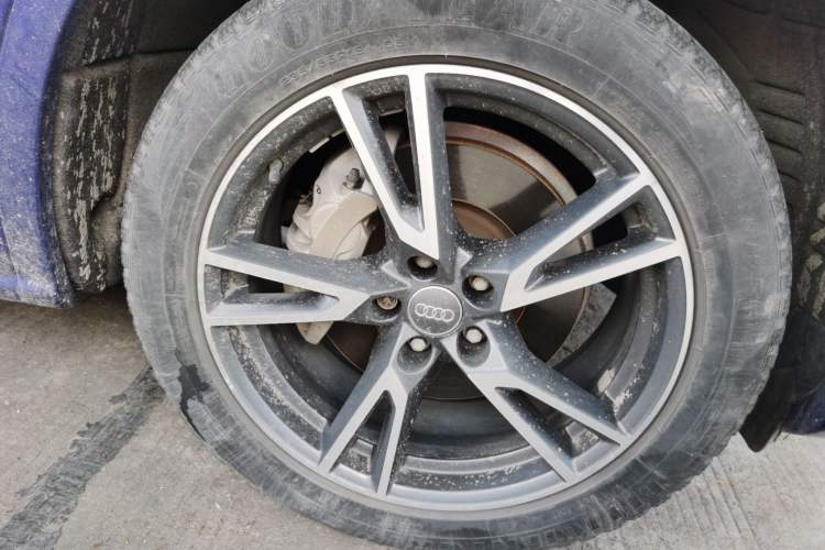 Used Audi Q5L 2018 40 TFSI Prestige Fashion Edition China V Right Front Wheel Hub