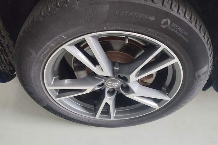 Used Audi Q5L 2018 45 TFSI Prestige Fashion Edition China V Emission Standard Right Rear Wheel Hub