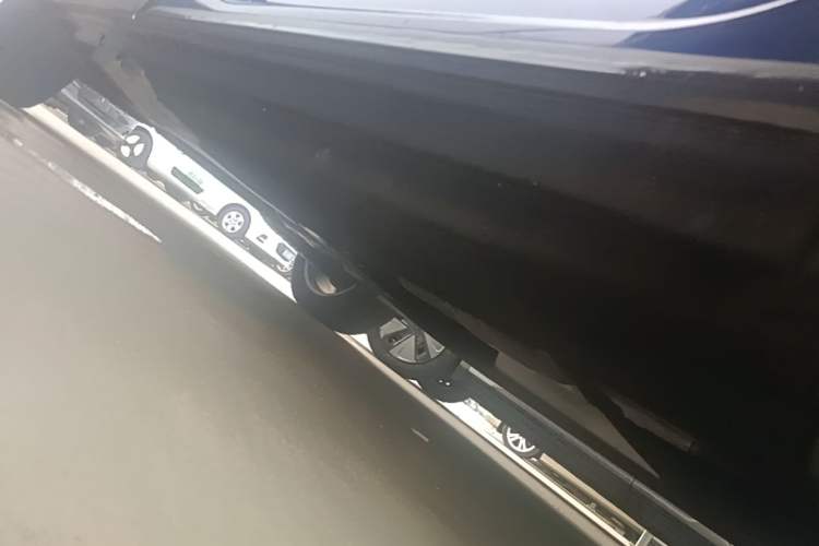 Used Audi Q5L 2018 40 TFSI Prestige Edition China V Right Side Sill
