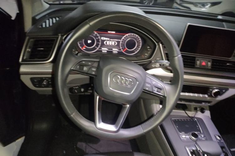 Used Audi Q5L 2018 45 TFSI Prestige Fashion Edition China VI Emission Standard Steering Wheel