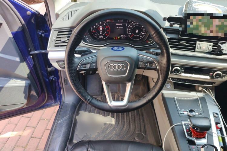 Used Audi Q5L 2018 40 TFSI Prestige Fashion Edition China V Steering Wheel