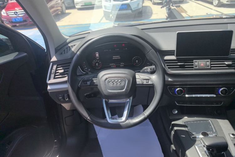 Used Audi Q5L 2018 45 TFSI Prestige Fashion Edition China V Emission Standard Steering Wheel