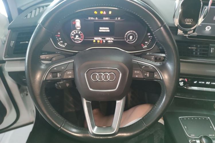 Used Audi Q5L 2018 40 TFSI Prestige Fashion Edition China VI Steering Wheel