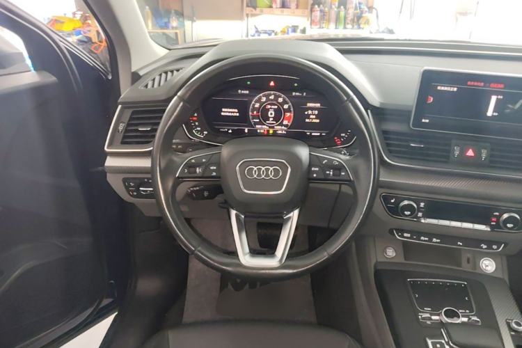 Used Audi Q5L 2018 45 TFSI Prestige Fashion Edition China V Emission Standard Steering Wheel