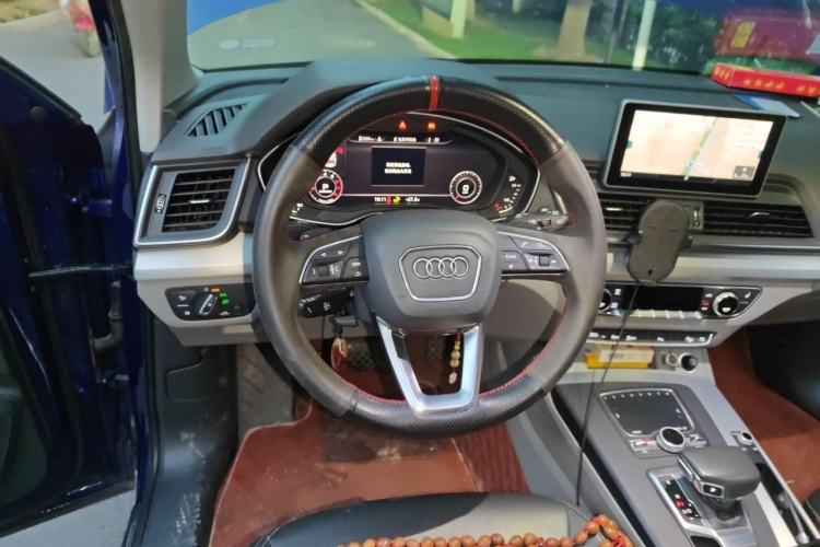 Used Audi Q5L 2018 40 TFSI Prestige Fashion Edition China V Steering Wheel