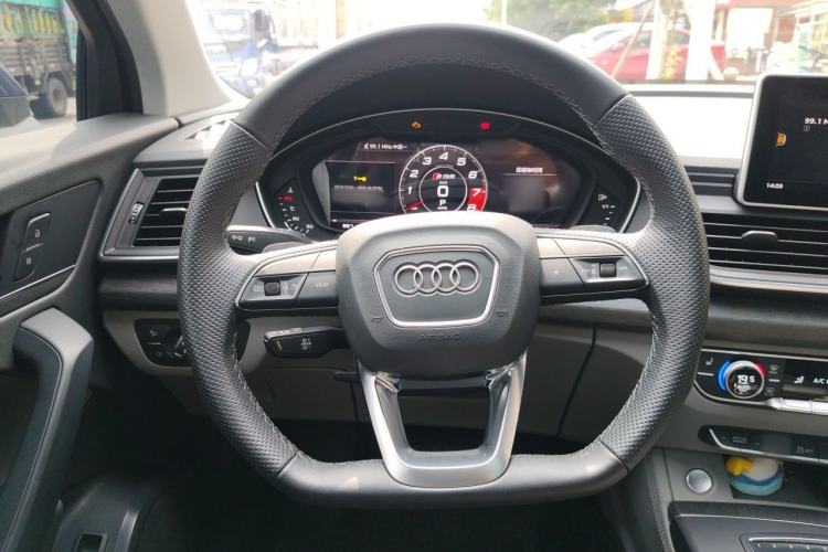 Used Audi Q5L 2018 45 TFSI Prestige Fashion Edition China V Emission Standard Steering Wheel