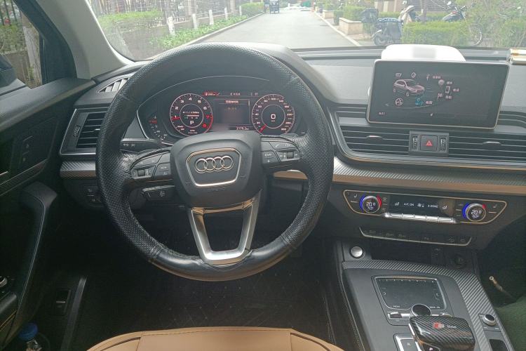 Used Audi Q5L 2018 45 TFSI Prestige Fashion Edition China V Emission Standard Steering Wheel