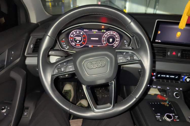 Used Audi Q5L 2018 40 TFSI Prestige Fashion Edition China V Steering Wheel