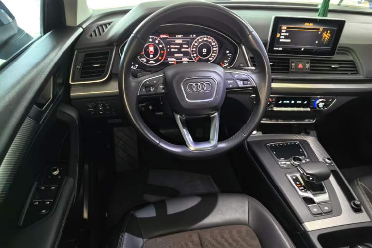 Used Audi Q5L 2018 45 TFSI Prestige Fashion Edition China VI Emission Standard Steering Wheel