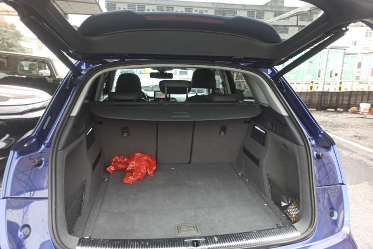 Used Audi Q5L 2018 40 TFSI Prestige Fashion Edition China VI Trunk