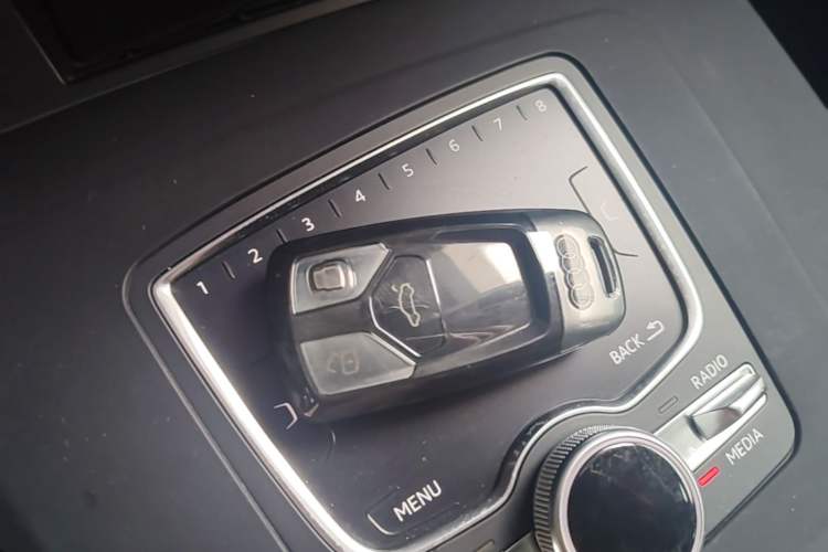 Used Audi Q5L 2018 40 TFSI Prestige Fashion Edition China V Vehicle Key