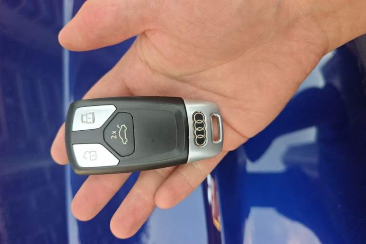 Used Audi Q5L 2018 45 TFSI Prestige Fashion Edition China VI Emission Standard Vehicle Key