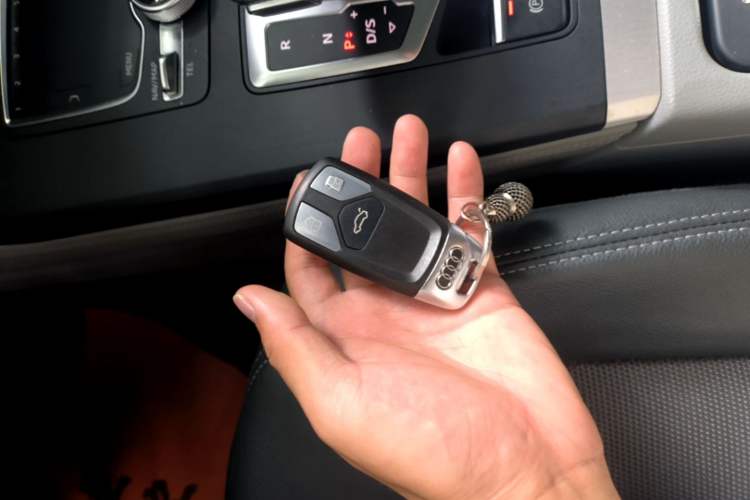 Used Audi Q5L 2018 40 TFSI Prestige Fashion Edition China VI Vehicle Key