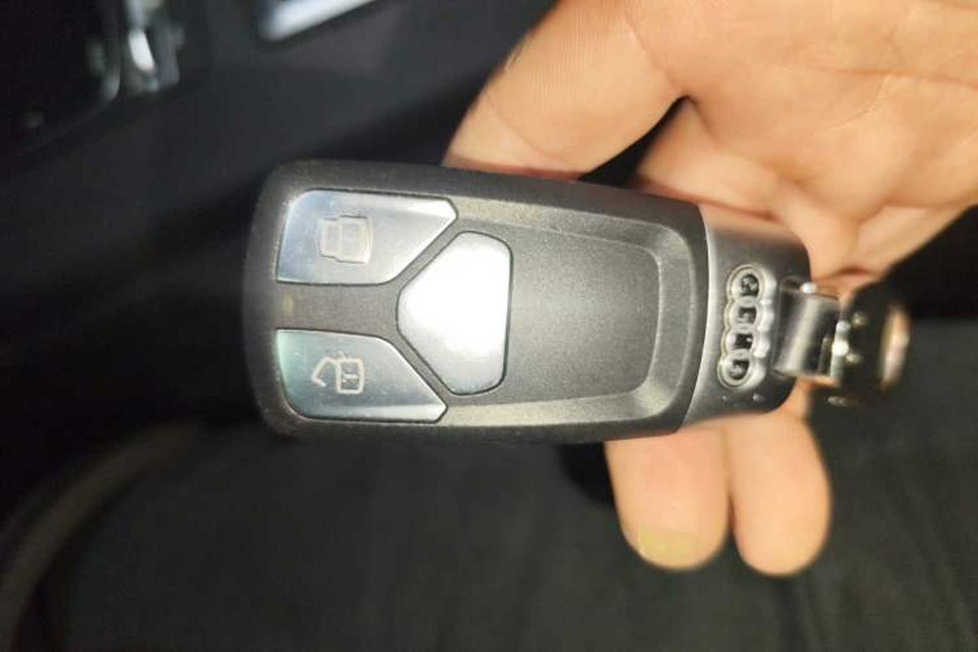 Used Audi Q5L 2018 40 TFSI Prestige Fashion Edition China V Vehicle Key